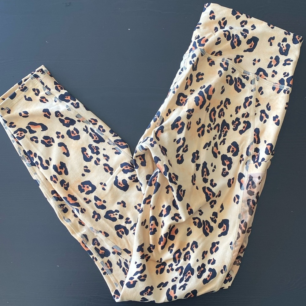 Leopard print leggings